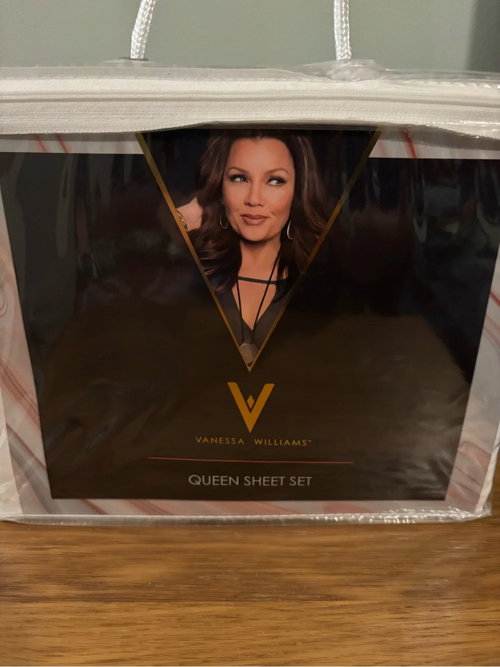 Vanessa Williams White Queen Sheet Set in